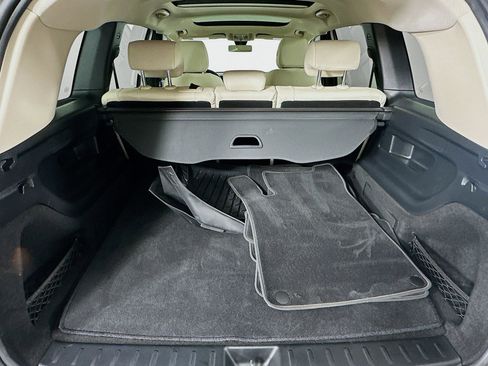 Used 2022 Mercedes-Benz GLB 250 4MATIC image 35