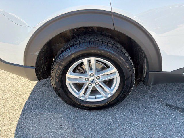 Used 2022 Ford Explorer XLT w/ Equipment Group 202A AWD/4WD image 15