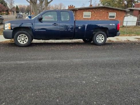Used 2009 Chevrolet Silverado 1500 W/T w/ Skid Plate Package image 4