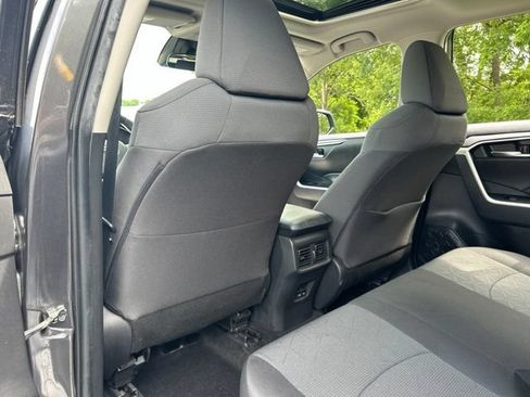 Certified 2022 Toyota RAV4 XLE w/ Convenience Package AWD/4WD image 28