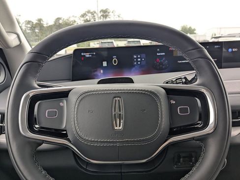 New 2026 Lincoln Navigator Premiere AWD/4WD image 22