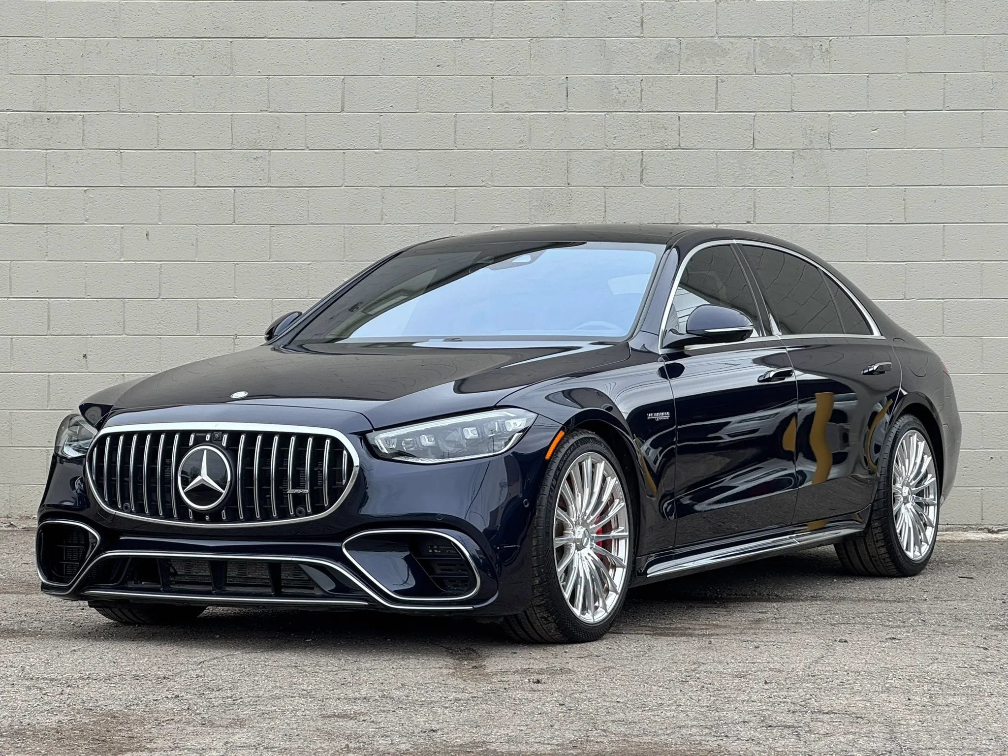 Used 2024 Mercedes-Benz S 63 AMG S image 1