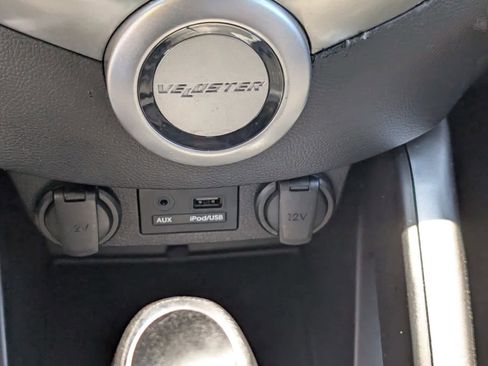 Used 2014 Hyundai Veloster FWD image 21