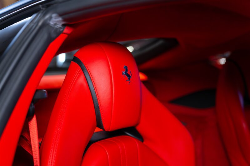 Used 2018 Ferrari 812 Superfast RWD image 43
