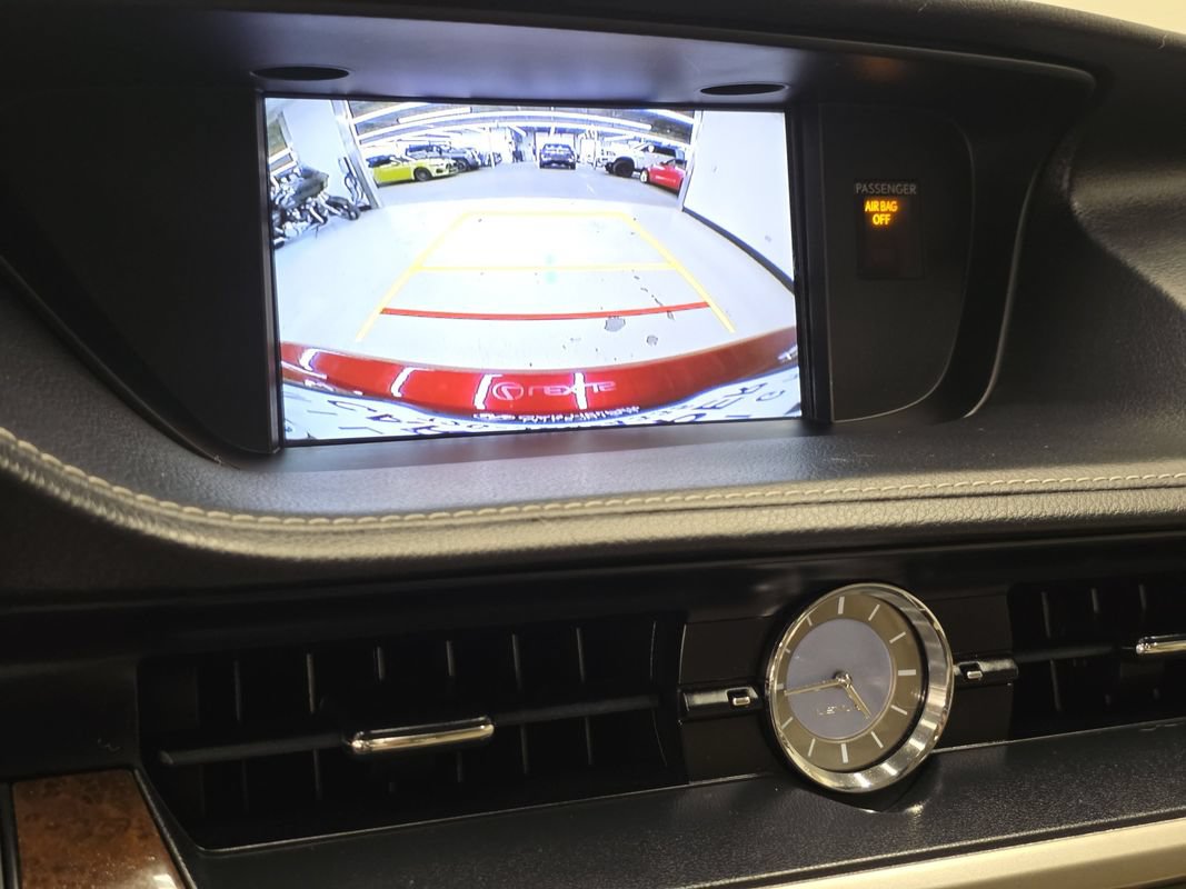 Used 2015 Lexus ES 350 w/ Luxury Package FWD image 40