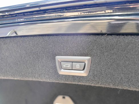 Used 2023 BMW 760i xDrive w/ Executive Package image 47