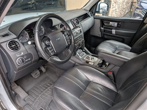 Used 2016 Land Rover LR4 HSE image 2