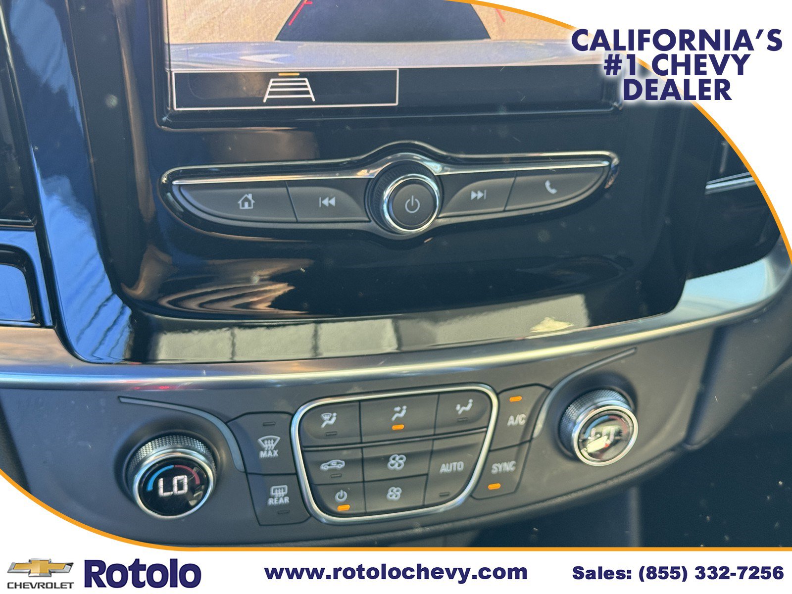 Used 2022 Chevrolet Traverse LT FWD image 18