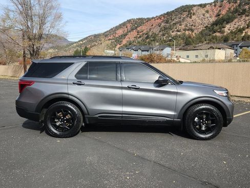 Used 2022 Ford Explorer Timberline image 2