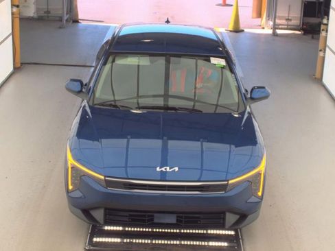 Used 2025 Kia K4 FWD image 3