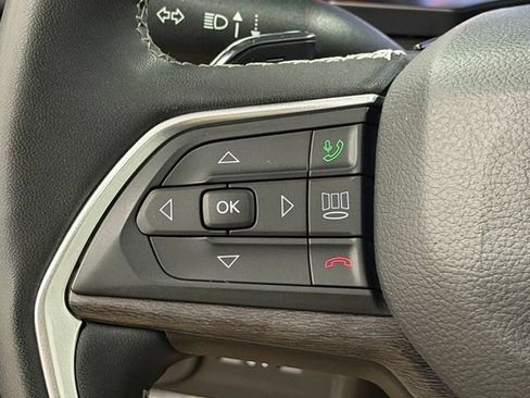 Used 2023 Jeep Grand Cherokee Limited AWD/4WD image 36
