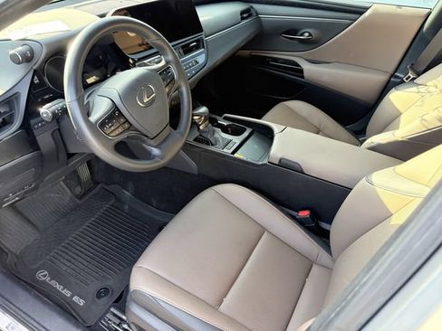 Used 2025 Lexus ES 350 w/ Premium Package FWD image 3