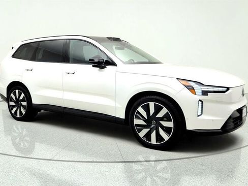 Used 2025 Volvo EX90 Ultra AWD/4WD image 3