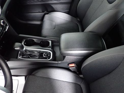 Used 2019 Hyundai Santa Fe SE AWD/4WD image 25