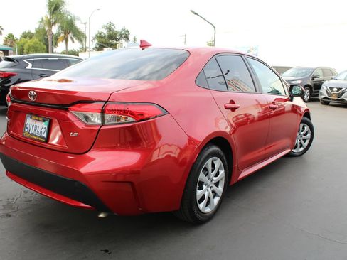 Used 2021 Toyota Corolla LE FWD image 5