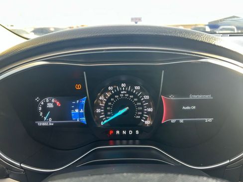 Used 2017 Ford Fusion SE w/ Fusion SE Technology Package image 20