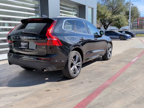 Used 2021 Volvo XC60 T5 Momentum image 10