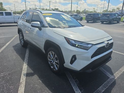 Used 2022 Toyota RAV4 XLE Premium FWD image 7