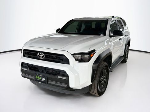 Used 2025 Toyota 4Runner SR5 AWD/4WD image 3