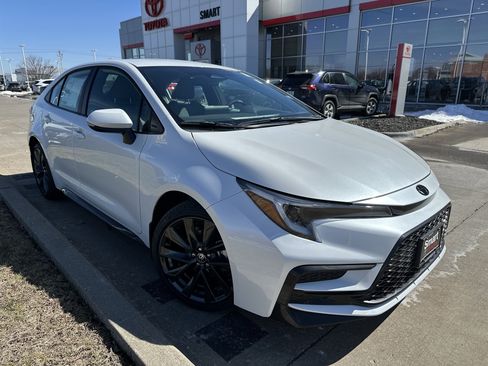 New 2026 Toyota Corolla SE image 1