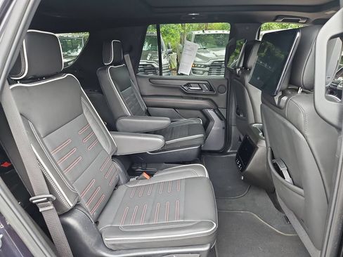 Used 2025 GMC Yukon AT4 Ultimate AWD/4WD image 15