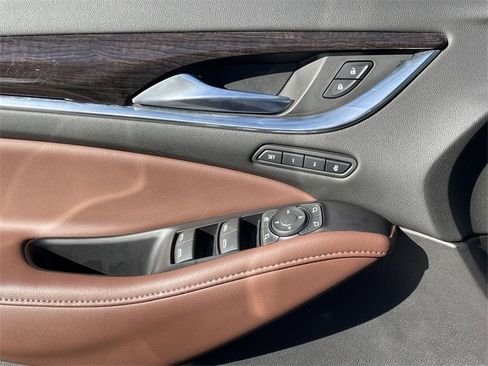 Used 2020 Buick Enclave Avenir w/ Avenir Technology Package image 23