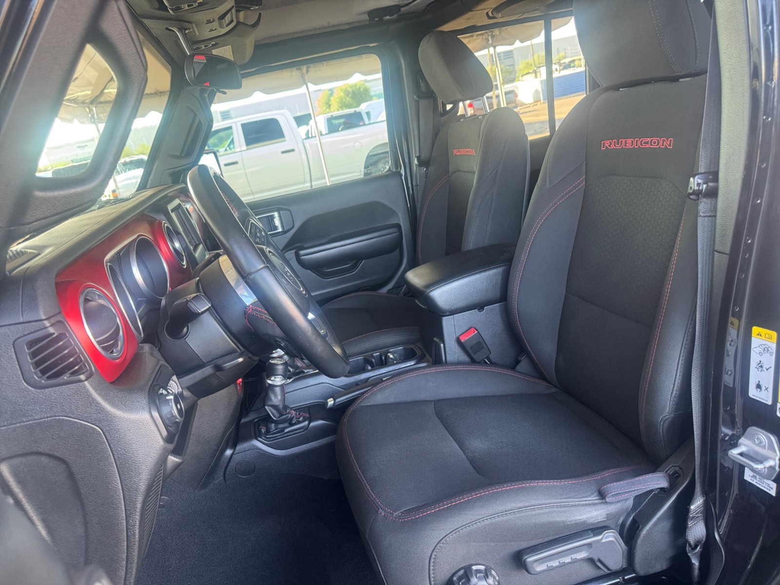 Used 2018 Jeep Wrangler Unlimited Rubicon AWD/4WD image 9