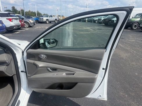 Used 2024 Hyundai Elantra SEL w/ Convenience Package FWD image 47