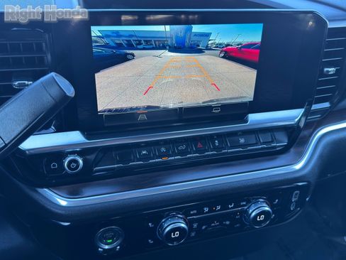 Used 2024 GMC Sierra 1500 SLT image 18