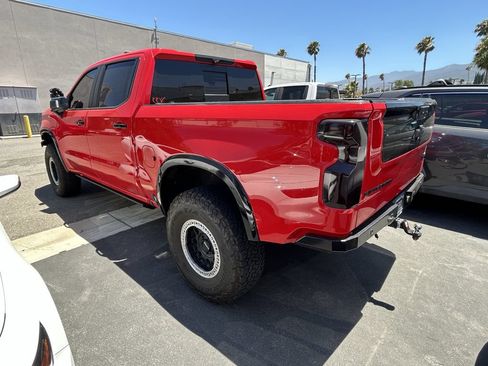 Used 2023 Chevrolet Silverado 1500 ZR2 w/ Technology Package AWD/4WD image 4