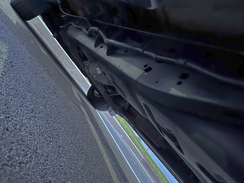 Used 2013 Ford F150 Lariat w/ Lariat Chrome Pkg image 34