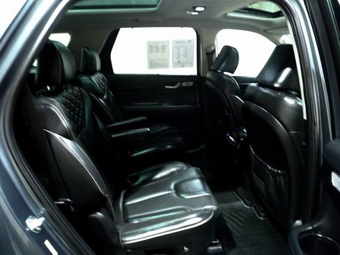 Used 2022 Hyundai Palisade Limited image 18