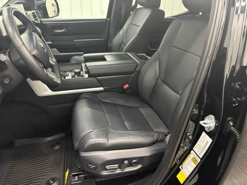 Used 2024 Toyota Tundra Platinum AWD/4WD image 19