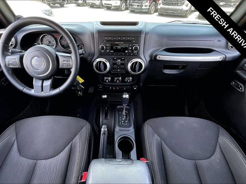 Used 2014 Jeep Wrangler Unlimited Sahara AWD/4WD image 5
