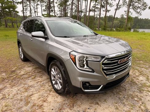 Used 2024 GMC Terrain SLT FWD image 7