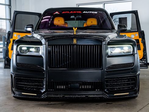 Used 2023 Rolls-Royce Cullinan image 3