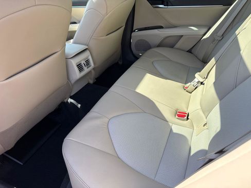 Used 2020 Toyota Camry XLE w/ Navigation Package AWD/4WD image 25