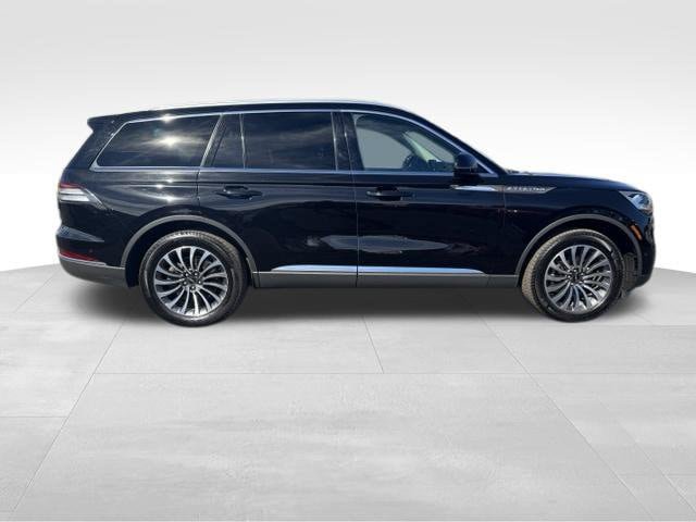 Certified 2023 Lincoln Aviator Reserve w/ Elements Package Plus AWD/4WD image 2