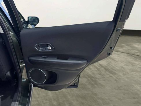 Used 2018 Honda HR-V EX image 16