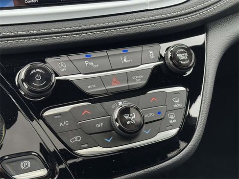 New 2026 Chrysler Pacifica Select w/ S Appearance Package image 18