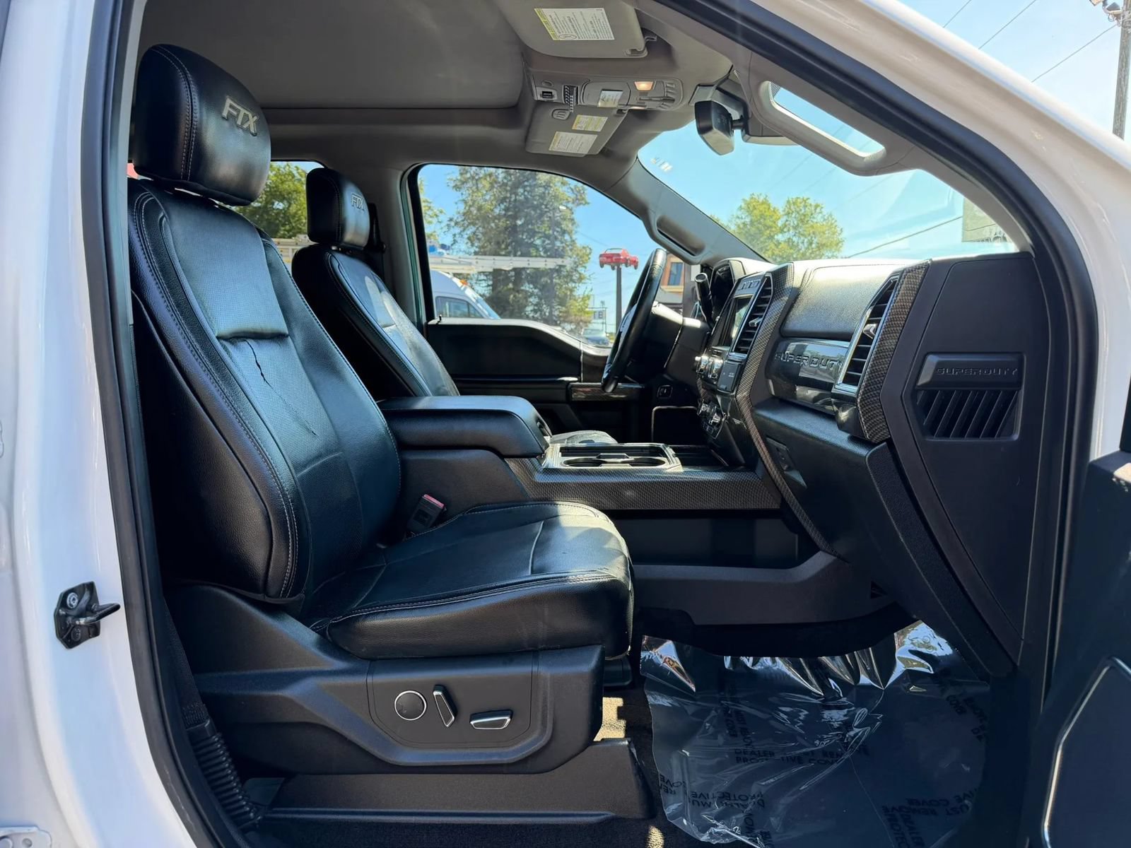 Used 2018 Ford F250 Lariat w/ Lariat Ultimate Package AWD/4WD image 15