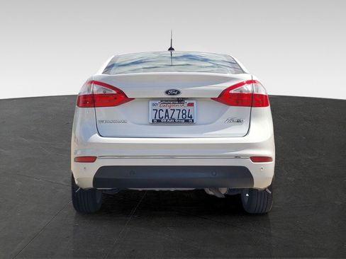 Used 2014 Ford Fiesta Titanium FWD image 5