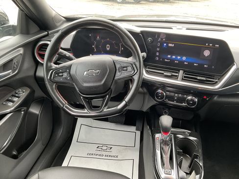 Certified 2024 Chevrolet Trax RS w/ Driver Confidence Package image 5