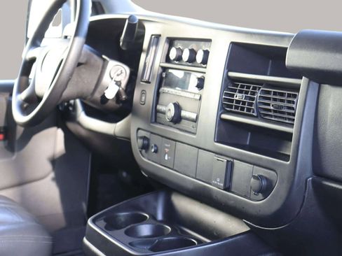 Used 2016 Chevrolet Express 2500 image 32