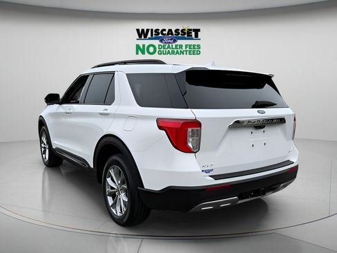 Used 2023 Ford Explorer XLT w/ Equipment Group 202A AWD/4WD image 27