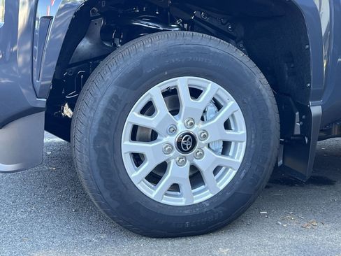 New 2025 Toyota Tacoma SR5 image 5