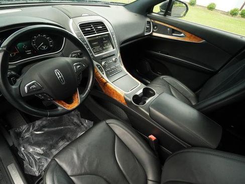 Used 2016 Lincoln MKX Reserve w/ Technology Package FWD image 24