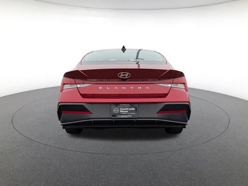 Used 2025 Hyundai Elantra SEL image 6