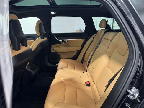 Used 2018 Volvo V90 T6 Cross Country w/ Convenience Package image 28