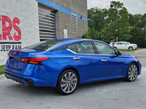 Used 2025 Nissan Altima 2.5 SL FWD image 7
